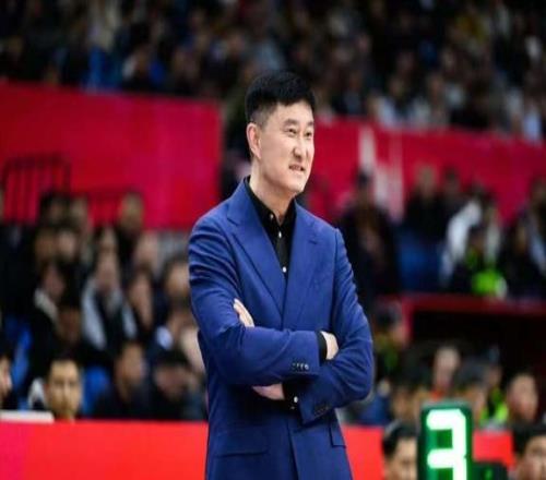 廣東宏遠(yuǎn)21分大勝！杜鋒拒絕輸球，胡明軒爆發(fā)，薩林杰24分14籃板