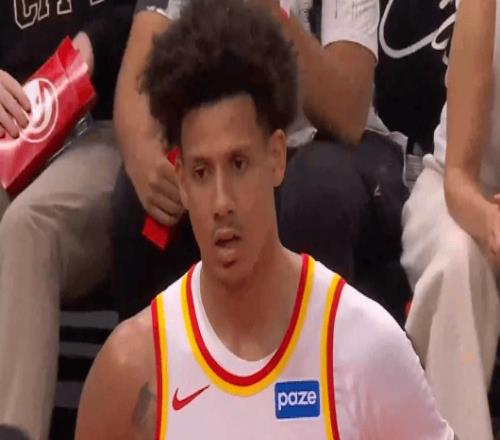 NBA季后賽戰(zhàn)報你敢信最多51分分差爆發(fā)沖突尼克斯打花了老鷹隊