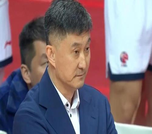 CBA3球隊爆冷，杜鋒被揪出3個問題，朱芳雨需召回2人才行了