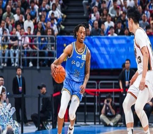 北京首鋼21分大勝！趙睿正式復(fù)出，威廉姆斯表現(xiàn)出色，沖擊總冠軍