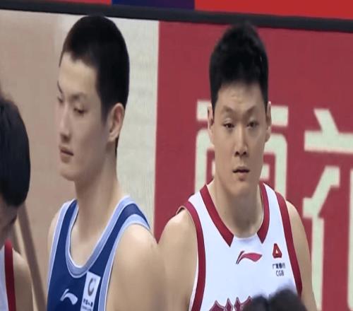 青島男籃加時(shí)不敵山西，米奇30+22段昂君21+6+4，王奕博關(guān)鍵失誤