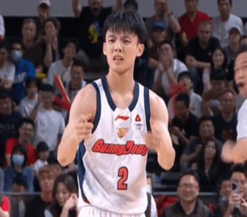 廣東大勝?gòu)V州扳成11胡明軒21+6薩林杰24+14