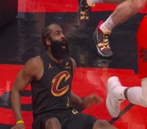 哈登帶不動(dòng)！騎士被猛龍隊(duì)壓著打，米切爾繼續(xù)拉胯，射手沒手感