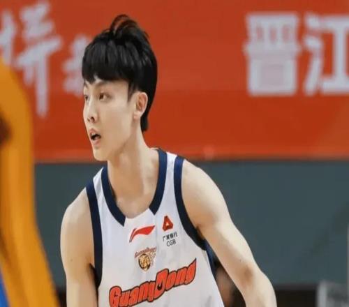 廣東奪G2隱形功臣！徐杰8中1卻打滿全場(chǎng)，控場(chǎng)力保進(jìn)攻穩(wěn)定性！