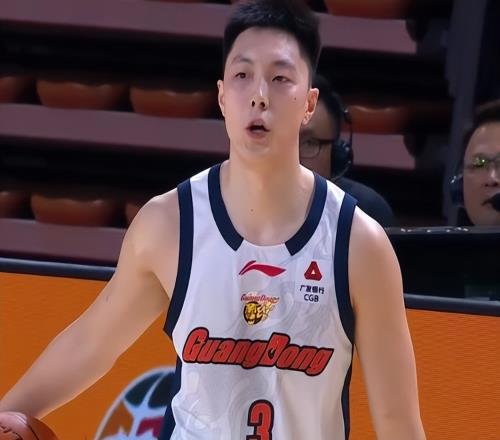 8564，廣東擊敗廣州，賽后還有4個好消息，杜鋒令人捉摸不透