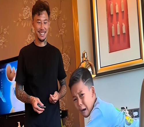 成都蓉城剛擊敗申花！胡荷韜就在社媒發(fā)聲做出重要決定，贏得點贊