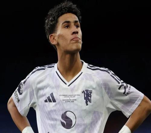 違約金10億！曼聯(lián)將簽1天才，25歲22球，巴薩也想要