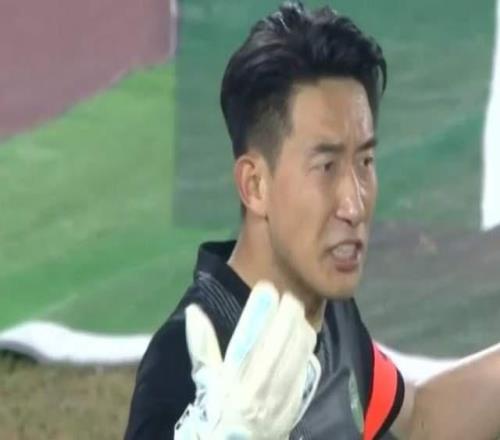 勵(lì)志！35歲“李鐵關(guān)系戶”時(shí)隔580天再戰(zhàn)中超：表現(xiàn)驚艷
