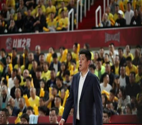 山西男籃晉級8強！淘汰青島隊，奈特大爆發(fā)，焦海龍16分
