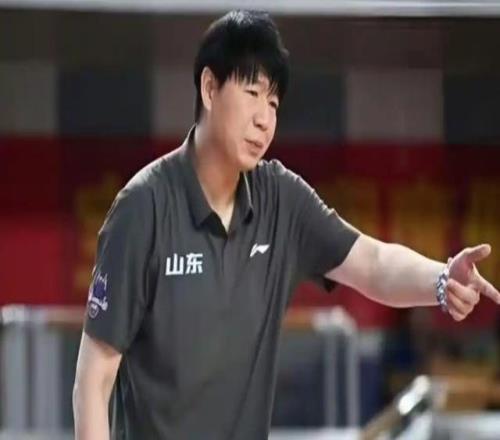 山東男籃大勝遼籃挺進八強，邱彪保住下限，掌握留任主動權(quán)