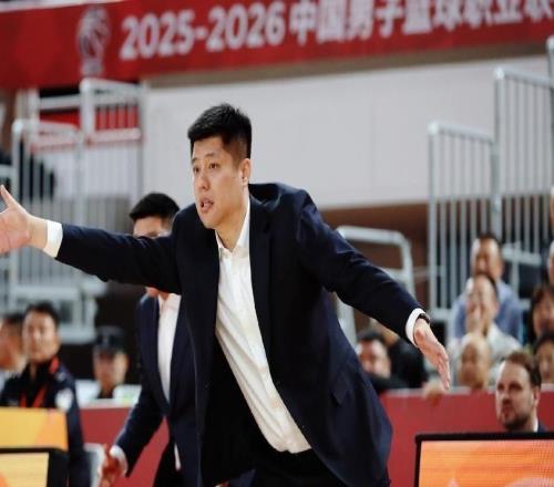 9794險(xiǎn)勝晉級，37歲奈特扛起山西，青島被黑十橫掃
