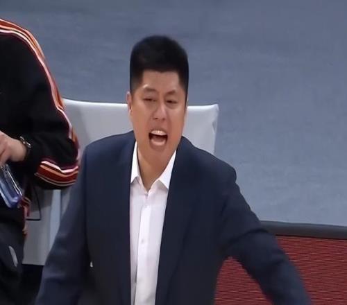 復出首秀率隊進八強！潘江：不管是外教還是我指揮大家思想都統(tǒng)一
