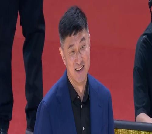 廣東隊(duì)21廣州！晉級(jí)八強(qiáng)，杜鋒感慨萬千