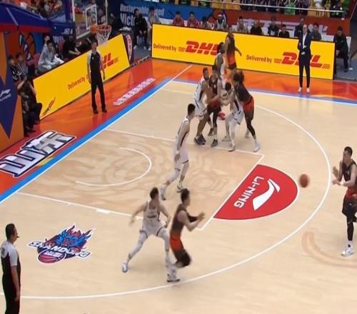 不蒸饅頭爭(zhēng)口氣！山東男籃2：1淘汰遼寧，五年后重返季后賽八強(qiáng)