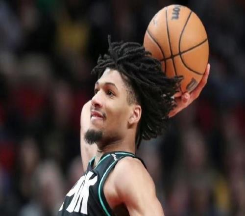 天賦碾壓喬丹未打一場大學(xué)賽，從高中直升NBA，三年兌現(xiàn)傳奇