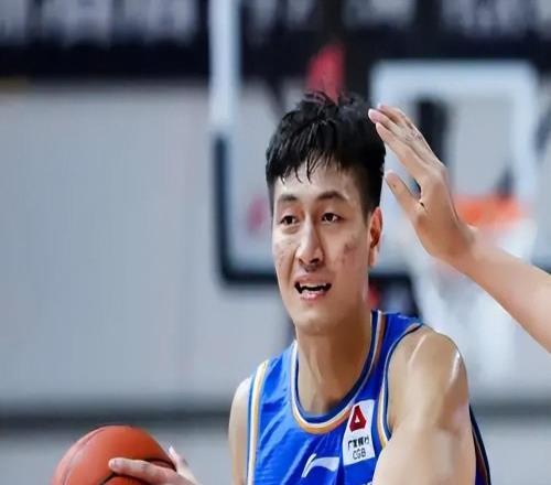 廣州剛送走一個內(nèi)線就急著接盤，30分鐘2.7分的狀元真有那么香