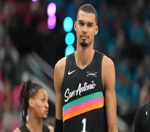 NBA西部半決賽G1森林狼104102馬刺大比分10領(lǐng)先