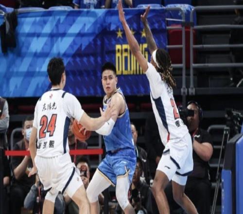 媒體人：杜鋒的策略已足夠到位，但不要總幻想能掐死首鋼內(nèi)線