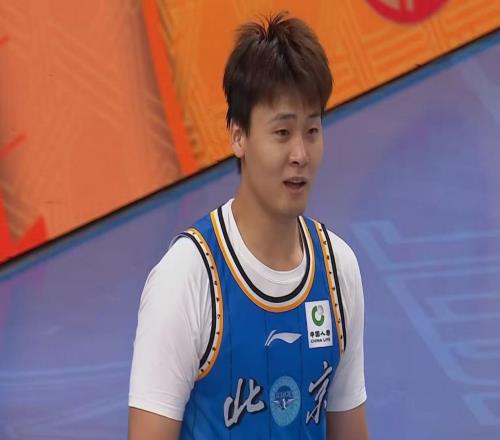終于來了！廣東最大對手強勢到位，杜鋒將被20橫掃出局