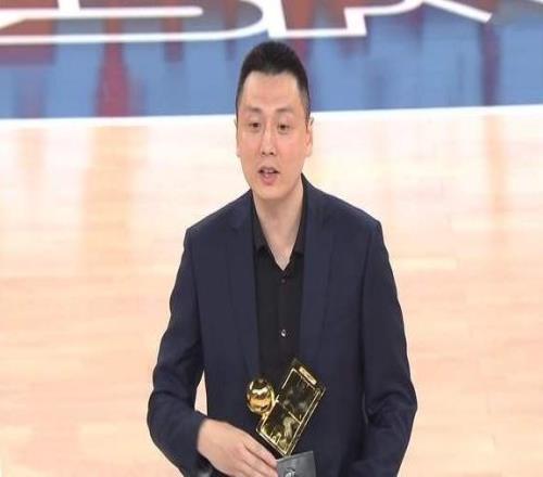 5分小勝，上海男籃先下一城，山東拼到了極致高詩巖15+6延續(xù)狀態(tài)