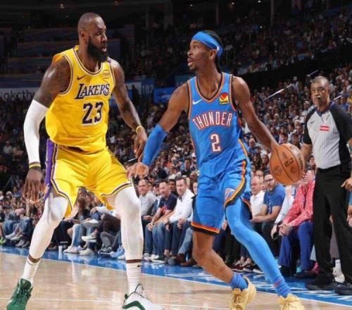 詹姆斯27+6創(chuàng)NBA歷史第1神跡，湖人完敗雷霆！里夫斯16中3