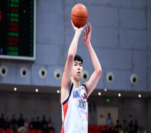 打臉杜鋒徐昕正式收獲NBA球隊試訓(xùn)+夏聯(lián)邀請函離開廣東后蛻變