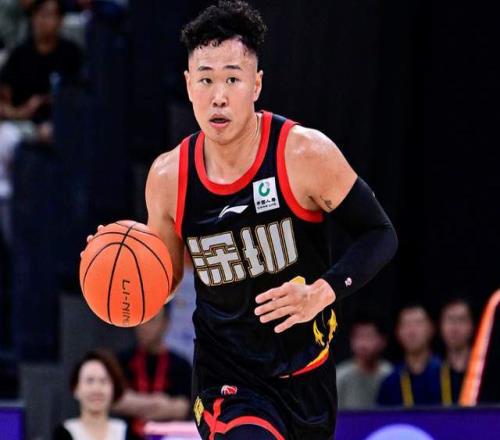 17投狂砍32分5助！這才是CBA頂級得分手，鄭永剛率隊沖冠的殺手锏
