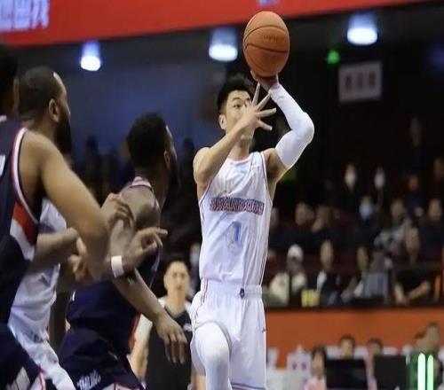 懸崖邊！廣東CBA季后賽首戰(zhàn)折戟，徐杰救主難挽狂瀾