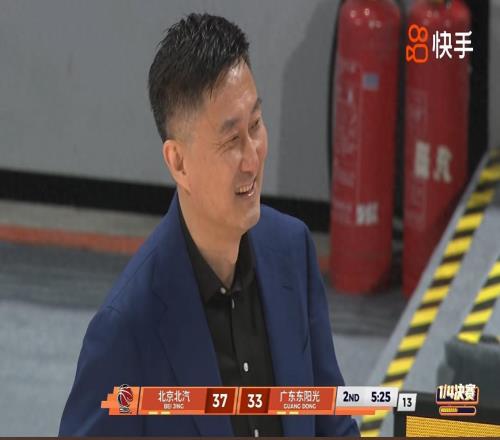 廣東為何3分被投爆媒體人怒噴2人：他倆哪里能跟上曾凡博的腿腳