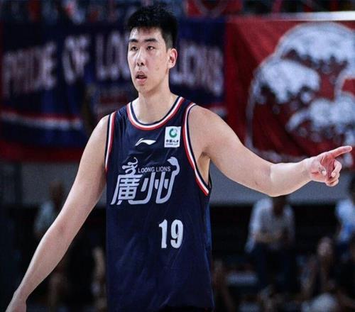 徐昕收到NBA試訓(xùn)邀請，廣東男籃鋒線問題明顯邱彪為克里斯懟記者