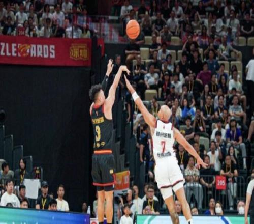 賀希寧：沒(méi)有團(tuán)隊(duì)幫助我拿不到MVP，感謝今晚所有人復(fù)出的努力
