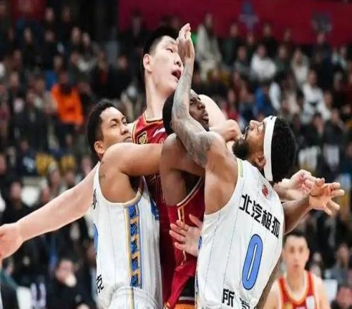 上海8479險勝山東：強(qiáng)弱預(yù)判，季后賽里全是變數(shù)