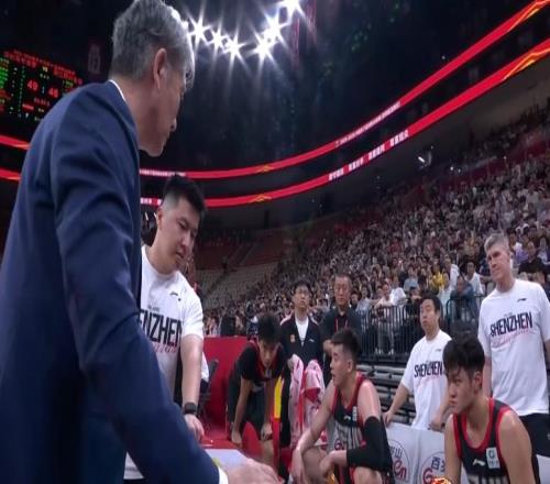 10！CBA大黑馬迎季后賽首勝！雙MVP合砍59分，賀西寧本土第一人