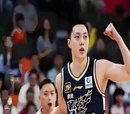情懷拉滿卻硬碰硬，曾凡博發(fā)力破局，京粵首戰(zhàn)北京先聲奪人