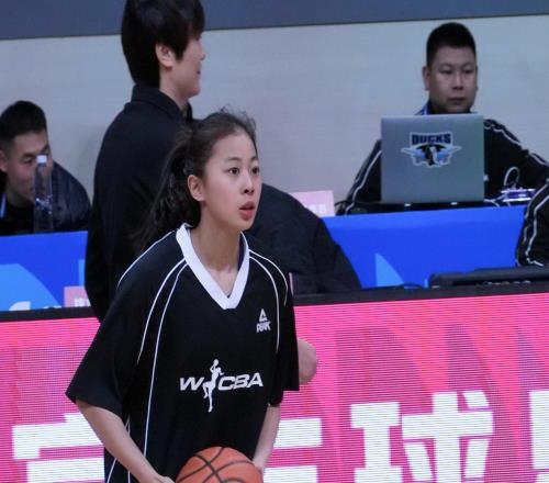 轟29+5+9！中國女籃20歲后衛(wèi)新星崛起：宮魯鳴再栽培她