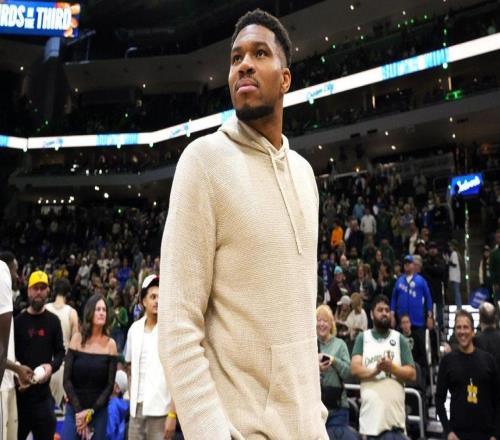 雄鹿队新主帅詹金斯谈与字母哥的“良好关系”：他对我非常热情
