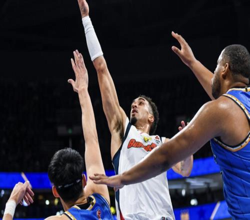 CBA生涯最強(qiáng)一戰(zhàn)，奎因三分12中8爆砍39分9籃板8助攻