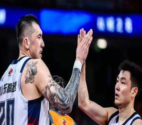 CBA季后賽！上海男籃vs山東男籃，賽前帶來上海男籃張鎮(zhèn)麟、偰李永煒、懷特塞德以及山東男籃高詩巖的最新消息