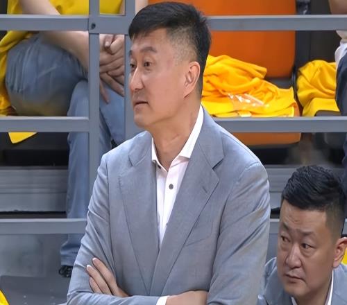 毫無格局！杜鋒賽后發(fā)言引爭議，知名大V怒批，粵迷也不認(rèn)同