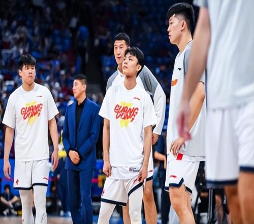 廣東隊(duì)被轟18比0輸生死戰(zhàn)，奎因沒(méi)能復(fù)刻上一場(chǎng)，杜鋒正式表態(tài)
