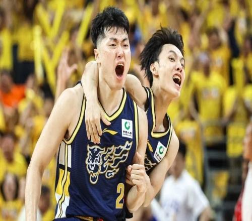 CBA男籃動態(tài)更新！廣東男籃vs北京男籃，賽前帶來廣東男籃胡明軒、奎因、徐杰以及北京男籃趙睿最新消息