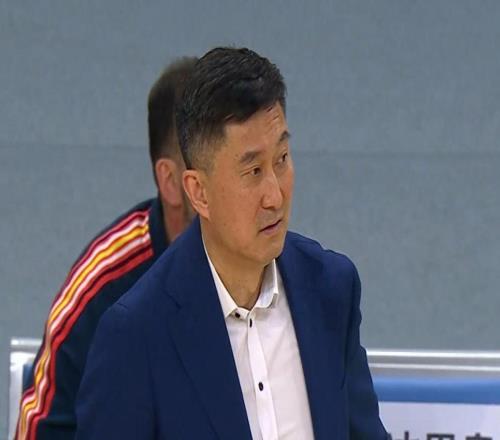 廣東男籃為什么慘遭首鋼逆轉(zhuǎn)廣東記者給出答案，杜鋒該讓賢了