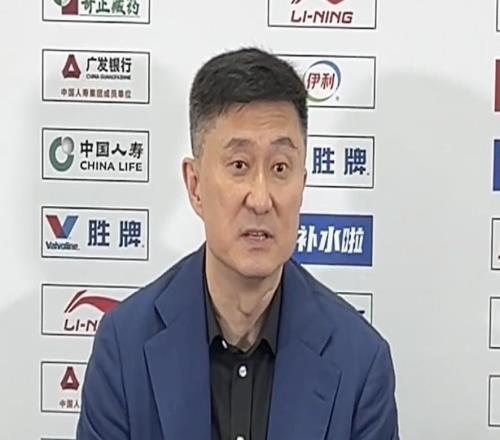 杜鋒：本賽季一路磕磕絆絆很不容易，感謝球員們對教練組的支持