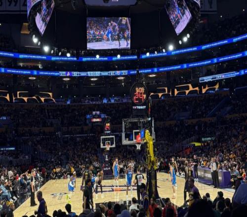 NBA四強定2席！衛(wèi)冕冠軍橫掃湖人+詹姆斯兩雙，騎士追平活塞