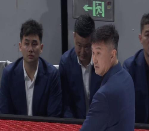 止步8強(qiáng)后！廣東隊(duì)作出重大決定，杜鋒去向曝光，徐杰要被交易