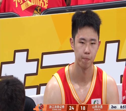 孫銘徽復出大勝進四強，胡金秋15分傷退，張寧僅3分24分慘敗