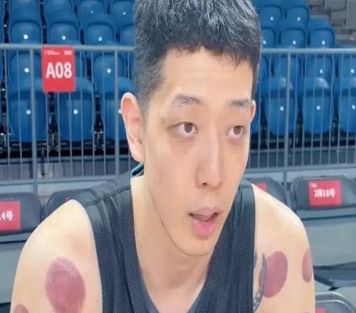 CBA雙子星命運天差地別！一次內訌，改寫賀希寧與沈梓捷人生軌跡