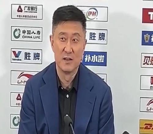 北京男籃8873戰(zhàn)勝?gòu)V東晉級(jí)四強(qiáng)，半決賽對(duì)陣上海杜鋒直言沒(méi)遺憾