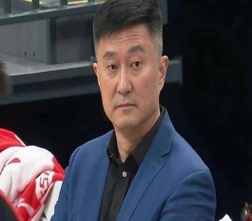 廣東速遞！杜鋒最新活動安排曝光，胡明軒罕見發(fā)聲，奎因離隊返美
