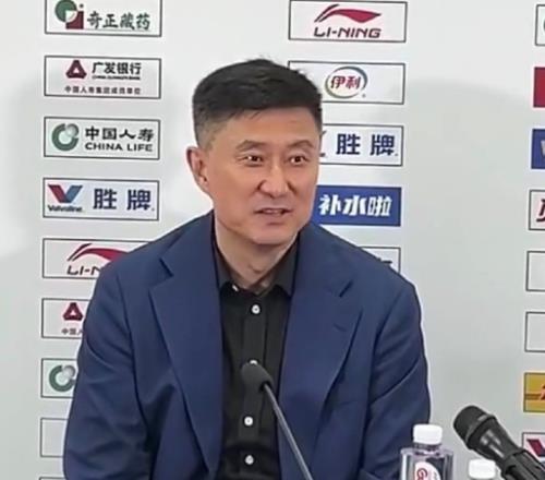深夜兩點(diǎn)！廣東男籃發(fā)聲總結(jié)出局賽季球迷留言杜鋒朱芳雨下課